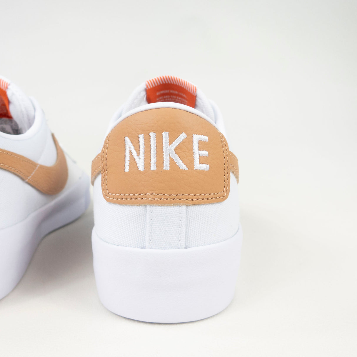 Nike SB Blazer Low GT Shoes - White / Lt Cognac-White-Lt Cognac (100)