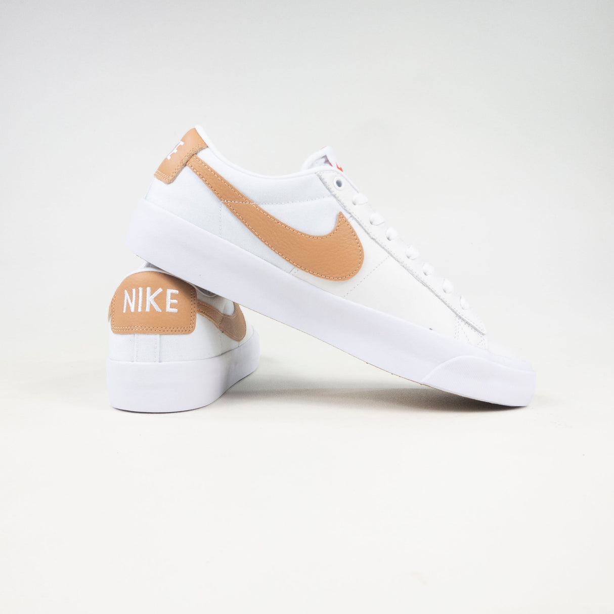 Nike SB Blazer Low GT Shoes - White / Lt Cognac-White-Lt Cognac (100)