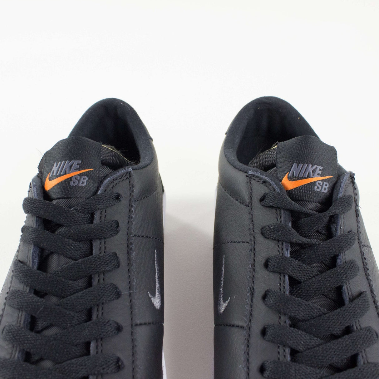 Nike SB Bruin Zoom 'Black Cat' ISO Shoes - Black / Dark Grey / Black / White (001)