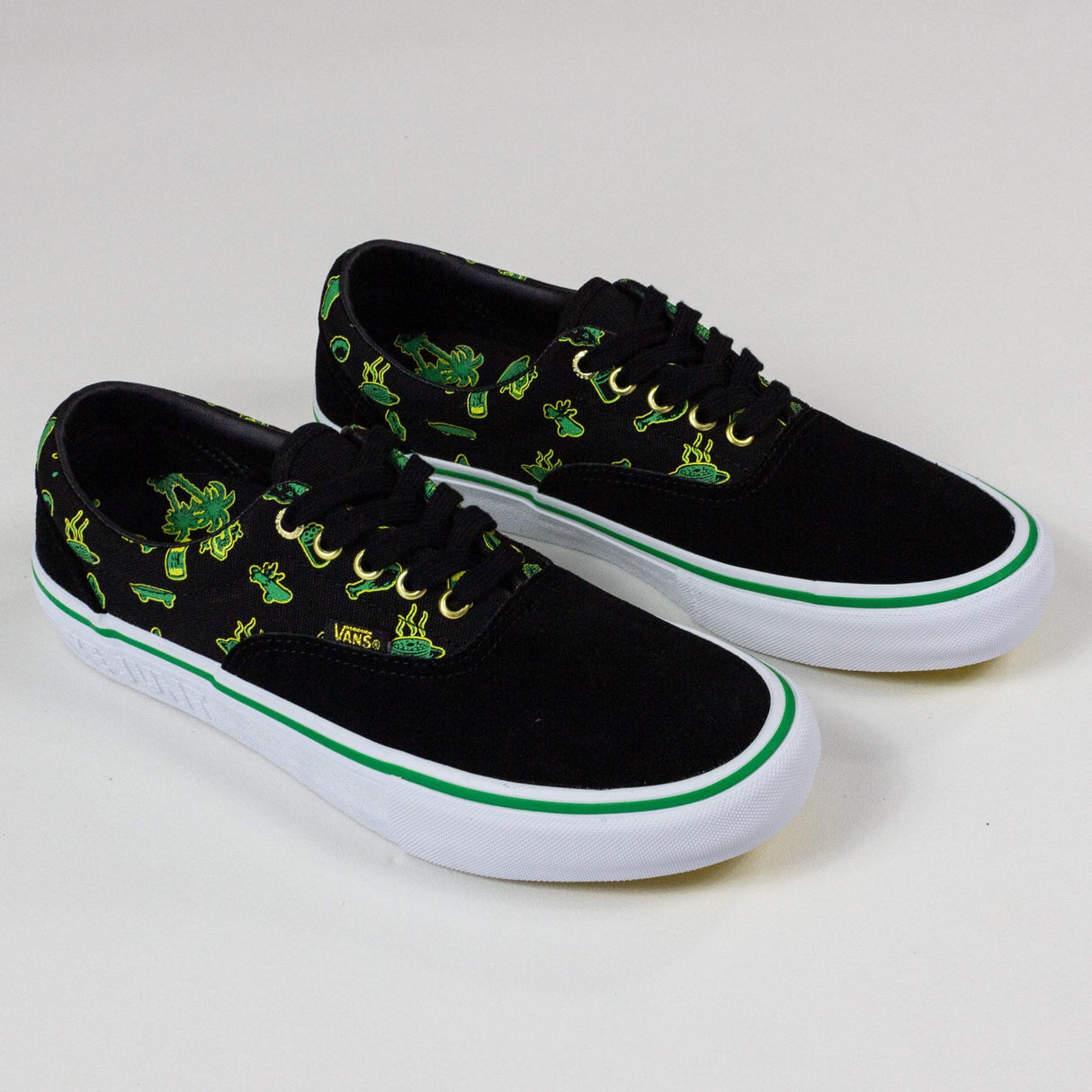 Vans Era Pro Shake Junt Shoes- Black / White