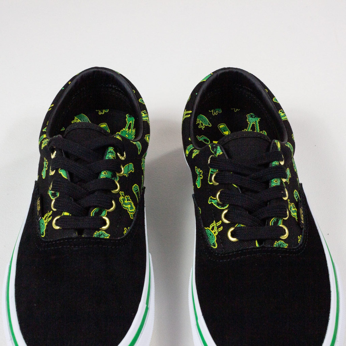 Vans Era Pro Shake Junt Shoes- Black / White